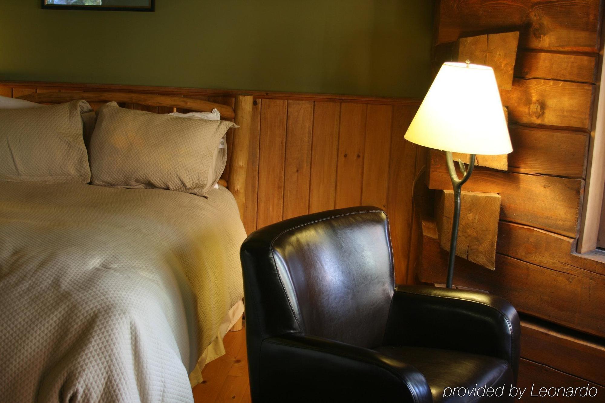 Trout Point Lodge Of Nova Scotia East Kemptville Bilik gambar