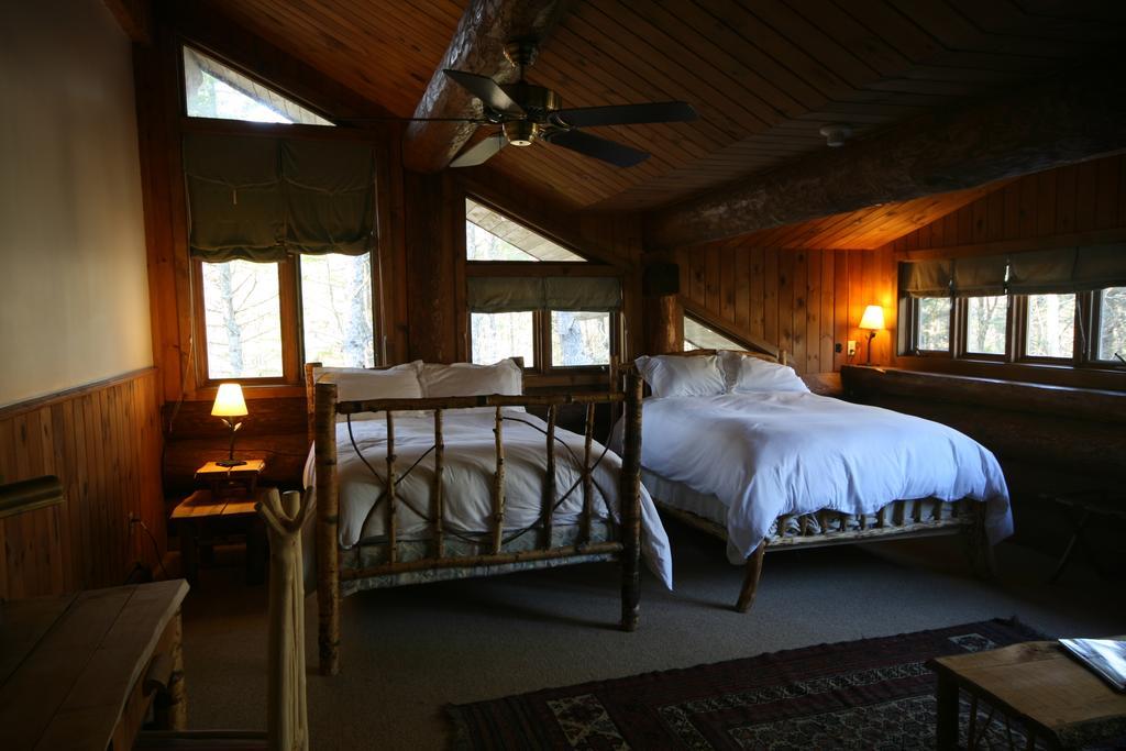 Trout Point Lodge Of Nova Scotia East Kemptville Bilik gambar
